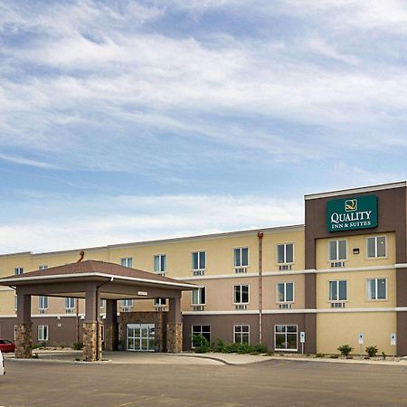 Quality Inn & Suites Майнот Екстериор снимка